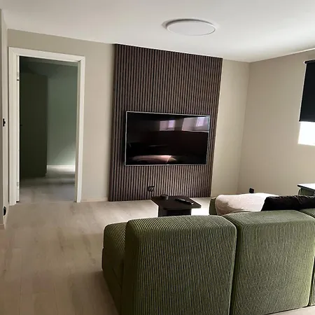 Apartment Newly Renovated Near Centre *